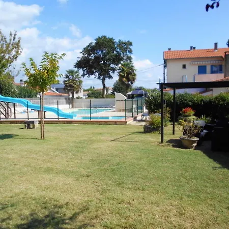 With 3 Bedrooms In Palais Sur Mer With Shared Pool Enclosed Garden And Wifi 1 Km From The Beach * Saint-Palais-sur-Mer